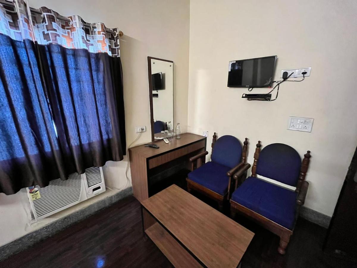 Hotel Chandra Jamshedpur Exteriör bild