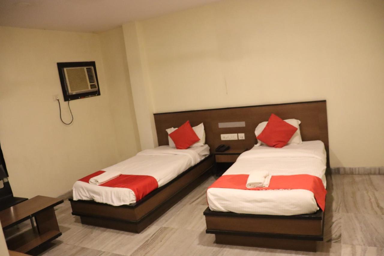Hotel Chandra Jamshedpur Exteriör bild