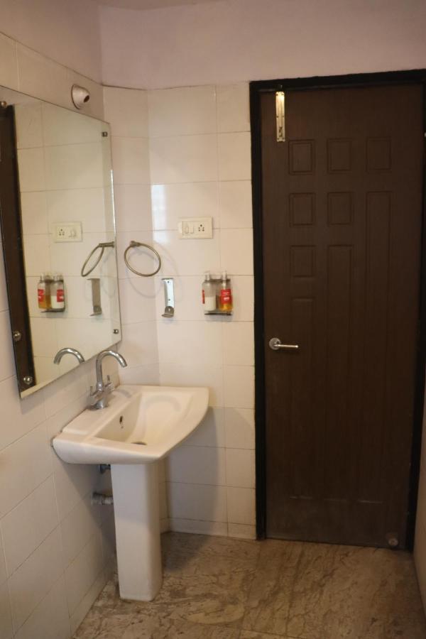 Hotel Chandra Jamshedpur Exteriör bild