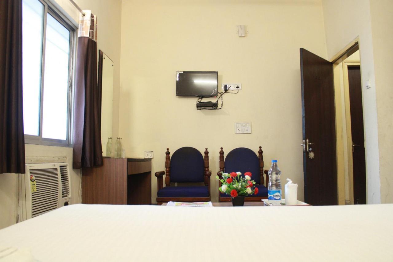 Hotel Chandra Jamshedpur Exteriör bild