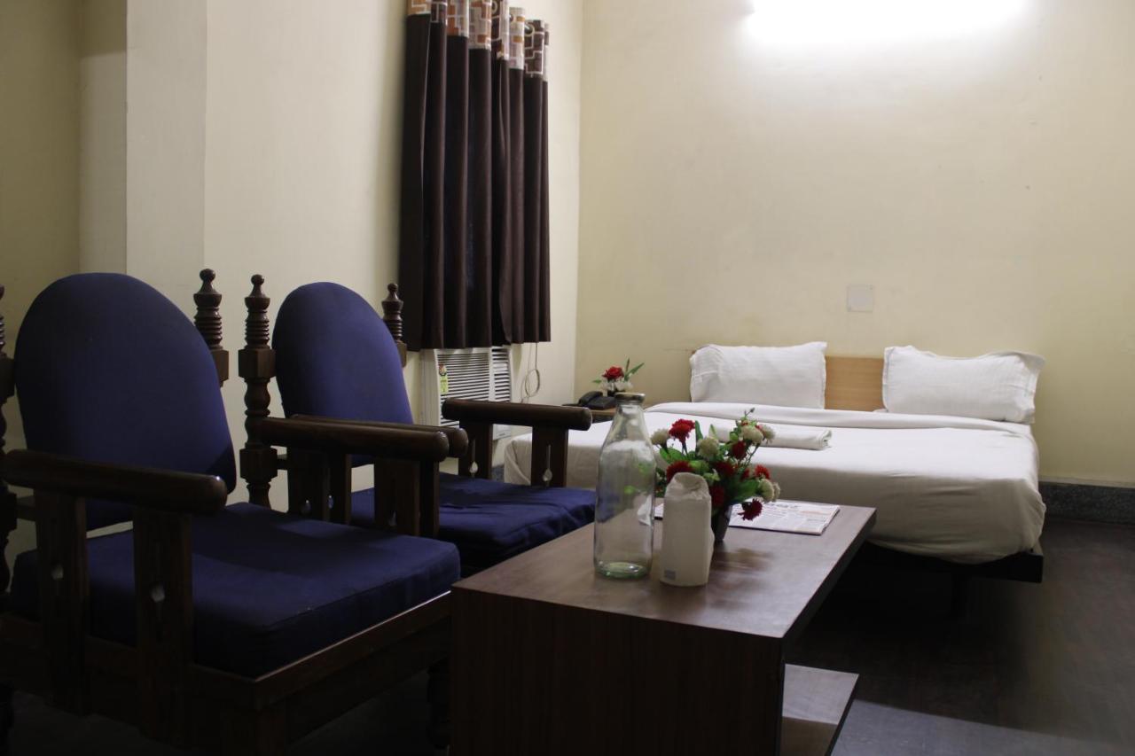 Hotel Chandra Jamshedpur Exteriör bild